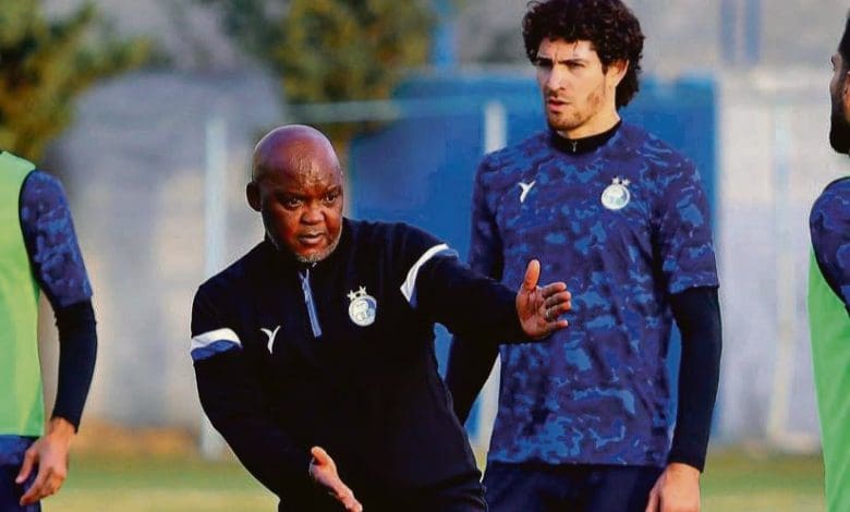 Pitso Mosimane at Esteghlal training session