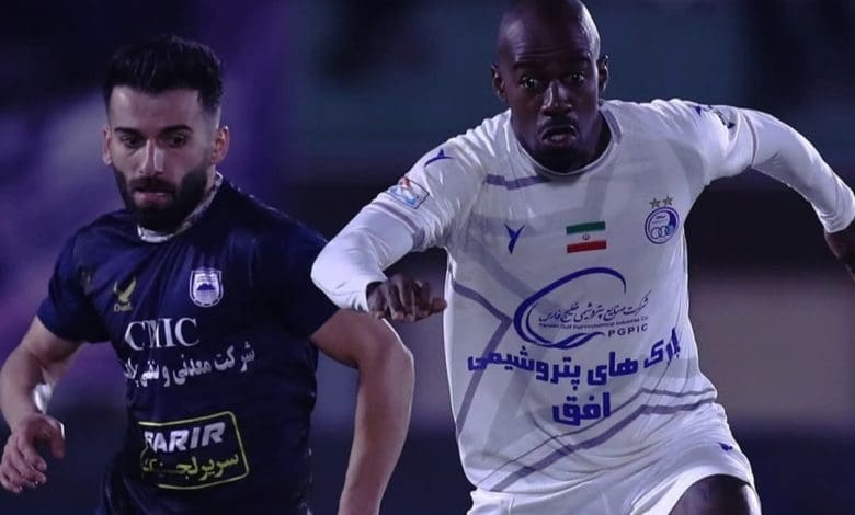 Gael Kakuta in action for Pitso Mosimane's Esteghlal FC