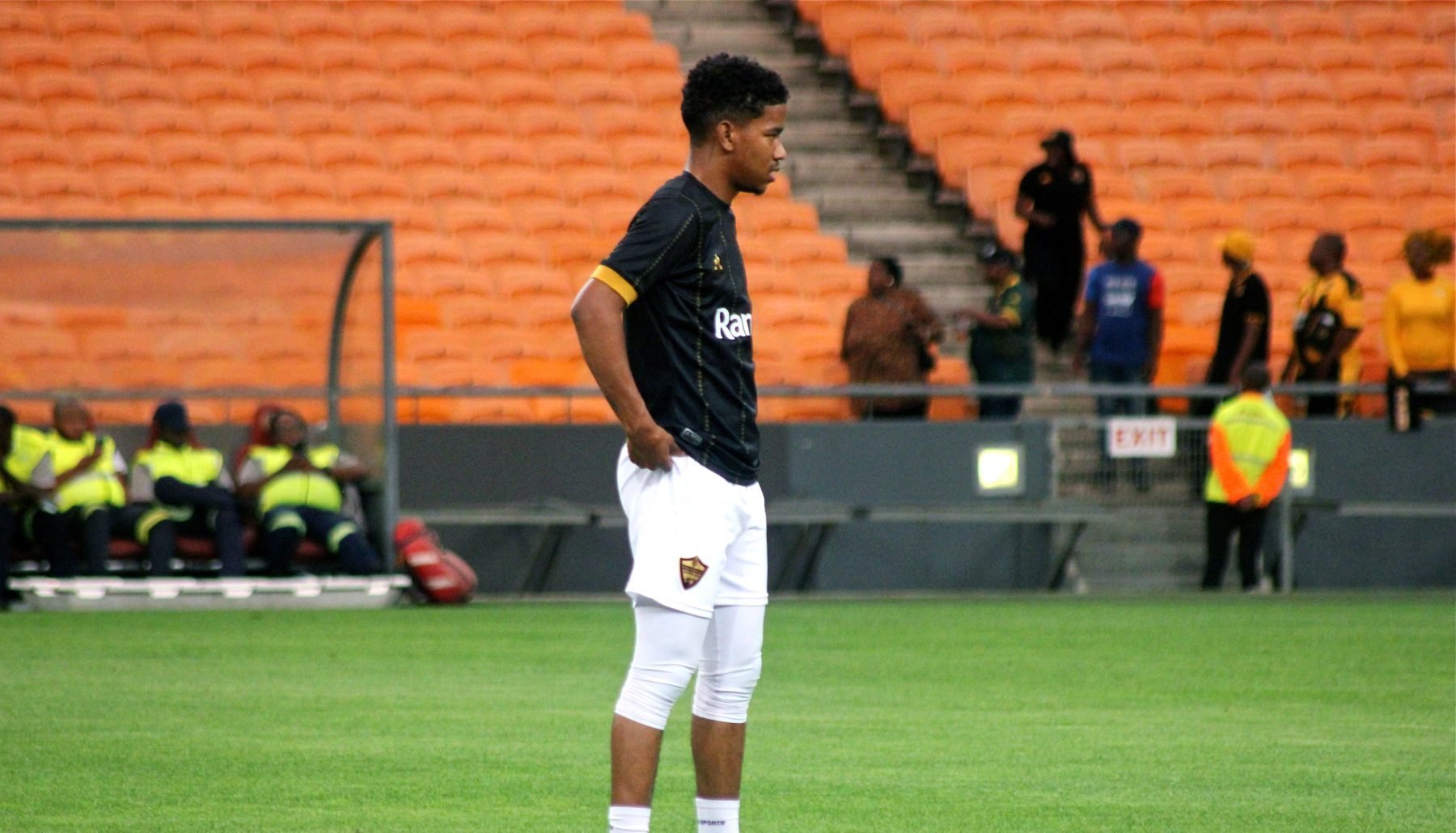 Jayden Adams Warm Up before the Kaizer Chiefs