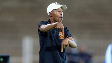 Phuti Mohafe showing message to his players