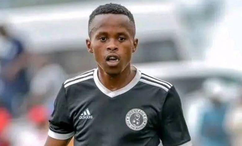 Talented winger Sandile Mathumbu in Sinenkani FC colours