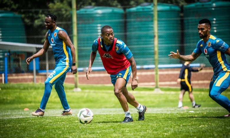 Kaizer Chiefs' Inácio Miguel, Glody Lilepo and Thabo Cele