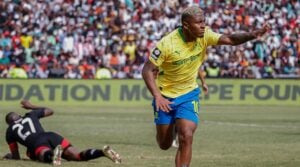 Mamelodi Sundowns beat fellow title contenders Orlando Pirates.