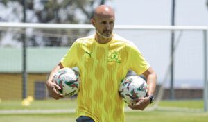 Mamelodi Sundowns coach Miguel Cardoso in training