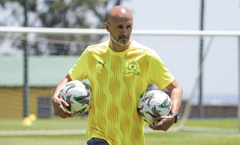 Mamelodi Sundowns coach Miguel Cardoso in training