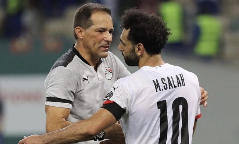 Roger De Sa and Mohamed Salah during a game