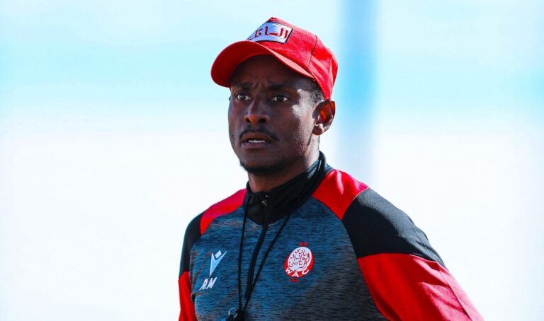 Rulani Mokwena in Wydad Casablanca training
