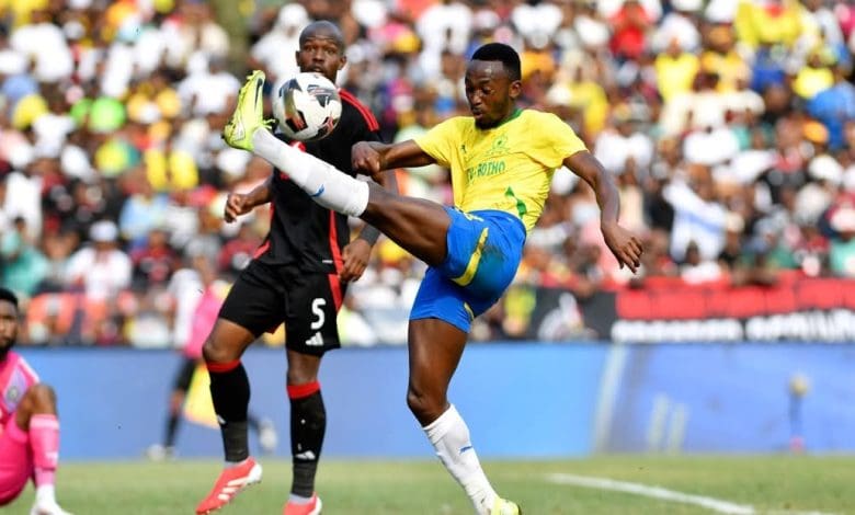 Mamelodi Sundowns and Orlando Pirates in action