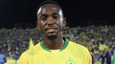 Mamelodi Sundowns striker Peter Shalulile with a Man of the Match award