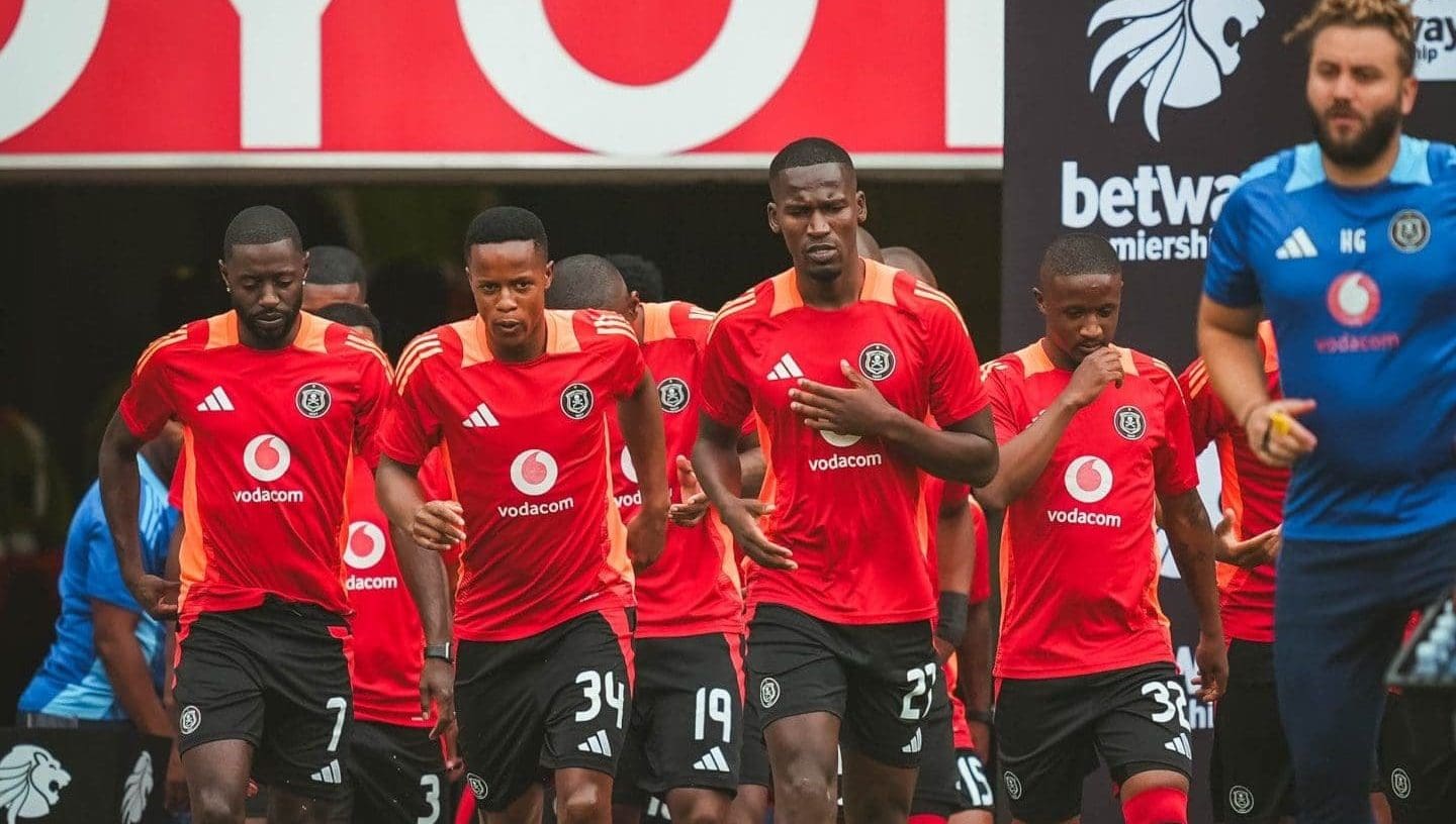 Siyabonga Ndlozi with his Orlando Pirates teammates