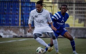 South African attacker Jaisen Clifford playing