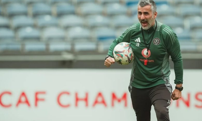 Jose Riveiro of Orlando Pirates shouting