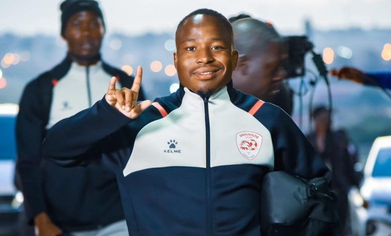 Keletso Makgalwa in action for Sekhukhune United against Orlando Pirates