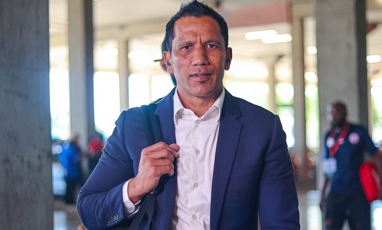 Simba SC head coach Fadlu Davids walking to the stadium for a game