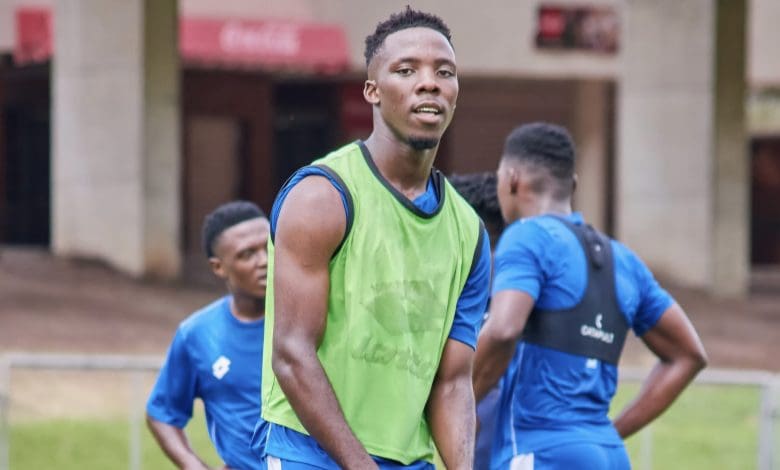 Sinamandla Zondi doing a pre-match warm up at Durban City
