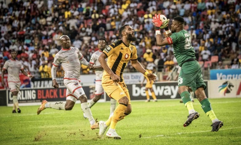 Chippa United goalkeeper Stanley Nwabali and Kaizer Chiefs striker Tashreeq Morris during the action