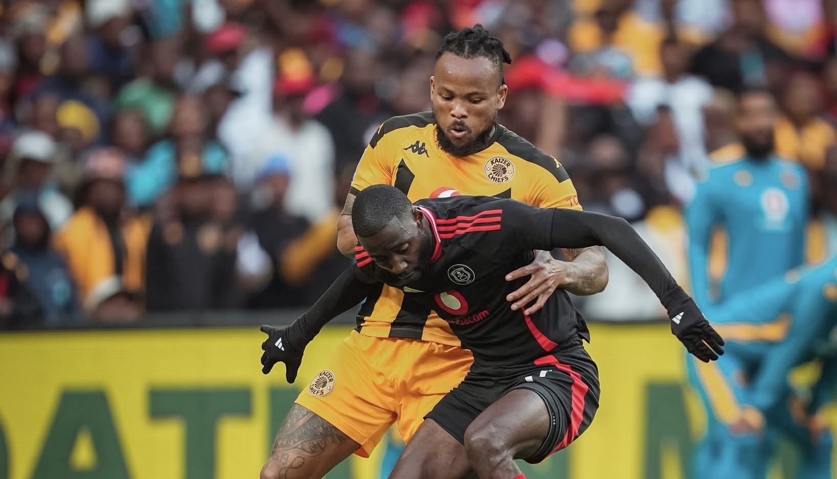 Orlando Pirates’ Deon Hotto and Kaizer Chiefs’ Edmilson Dove during the league Soweto Derby 