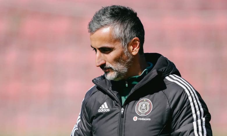 Jose Riveiro conducting a training session with the Orlando Pirates players