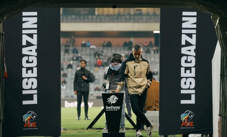 Jose Riveiro at Orlando Stadium