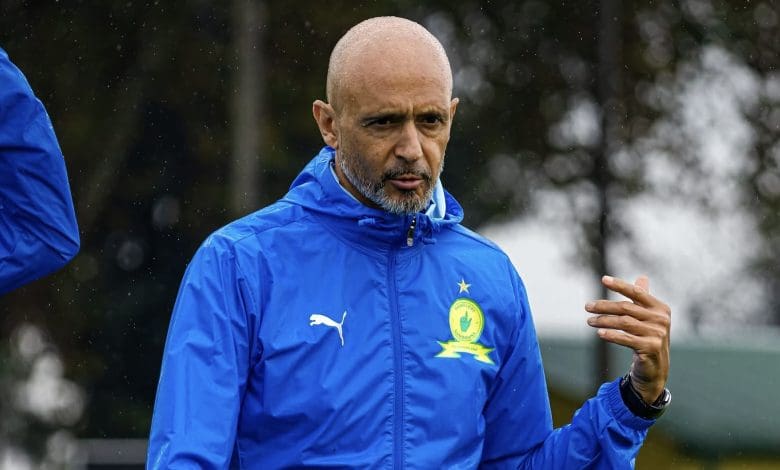 Mamelodi Sundowns coach Miguel Cardoso during training