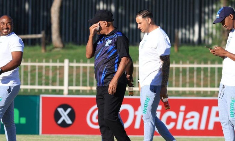 Owen Da Gama with his technical team