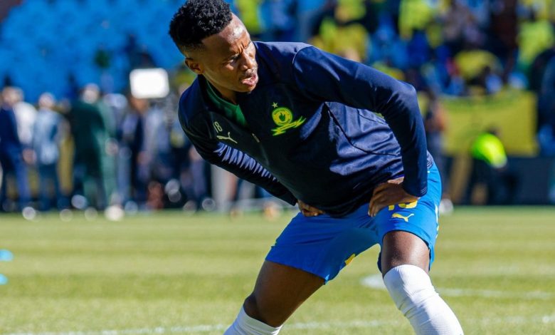 Themba Zwane of Mamelodi Sundowns during the warm up session