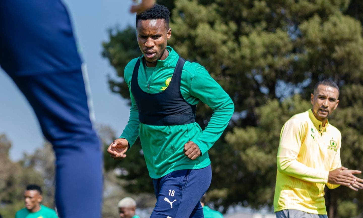veteran midfielder Themba Zwane at training