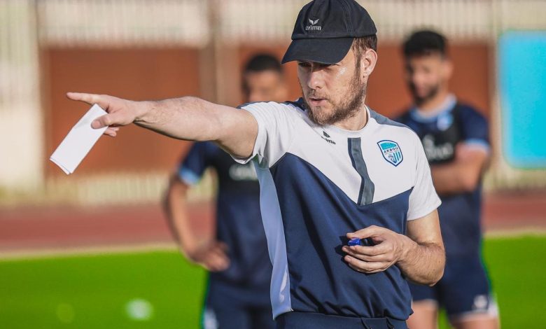 Romain Folz at Olympique Akbou during a training session
