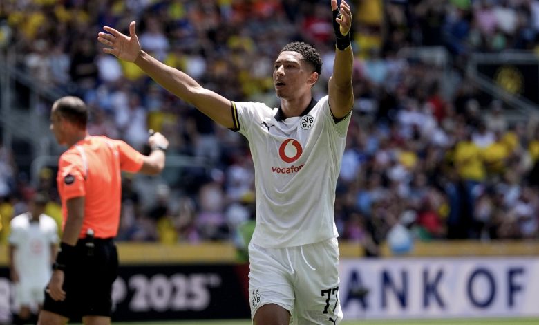 Borussia Dortmund star Jobe Bellingham celebrating after scoring a goal