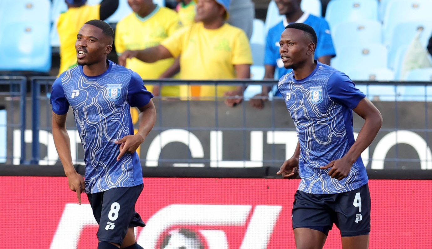 John Mokone and Tshepo Makgoga during a warm up session 