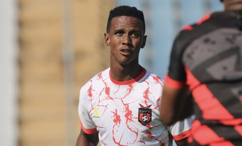 TS Galaxy defender Khulumani Ndamane in action