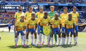 Mamelodi Sundowns players taking a team picture ahead of the match