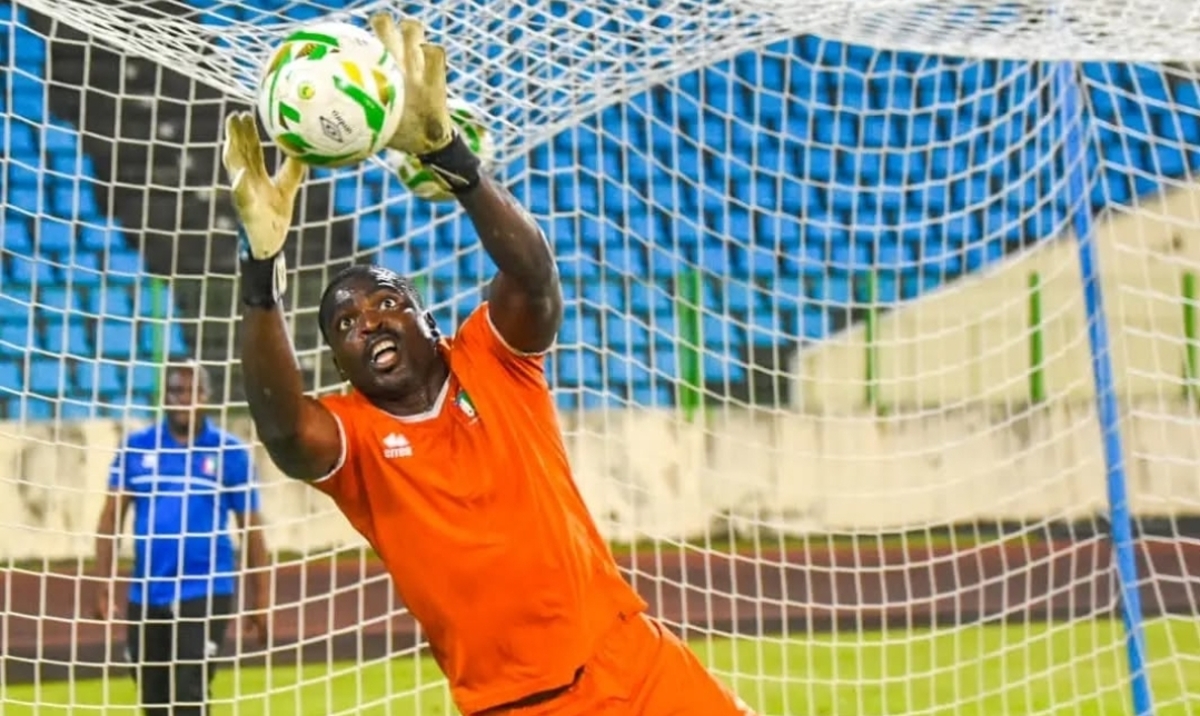 Manuel Sapunga in Equatorial Guinea colors
