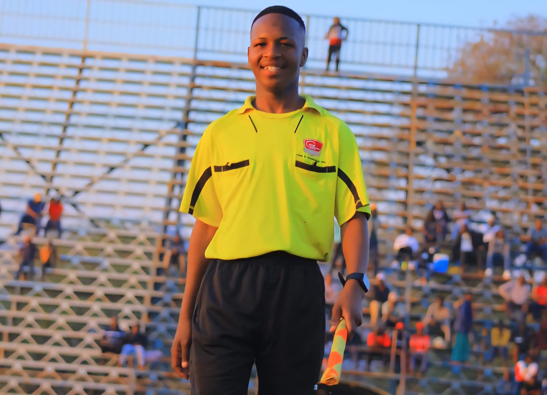 Son of retired referee Victor Hlungwani, Mfanelo Hlungwani officiating a match 