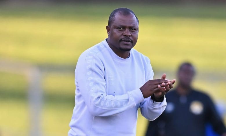 Simo Dladla giving instructions on the touchline