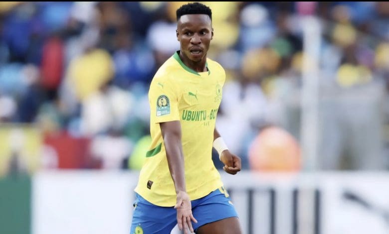 Themba Zwane in action for Mamelodi Sundowns.