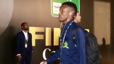 Themba Zwane of Mamelodi Sundowns walking