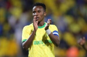 Themba Zwane of Mamelodi Sundowns in action