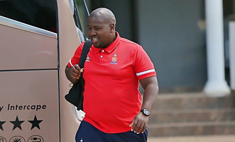 Tlisane Motaung walking out of a Bus into the stadium