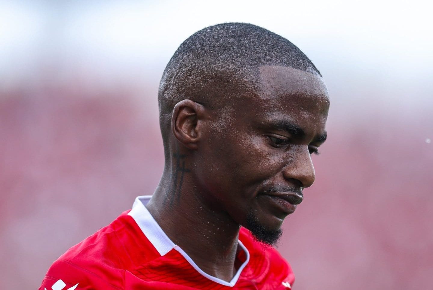 Wydad Athletic Club attacker Thembinkosi Lorch in action 
