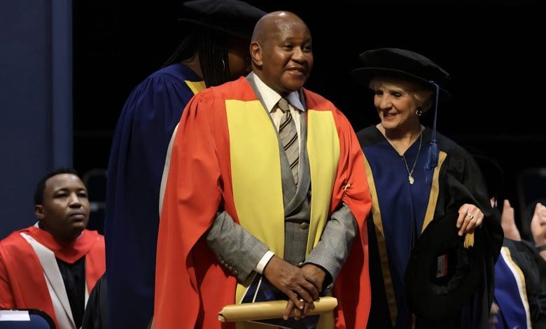 Kaizer Motaung being conferred with an honorary doctorate by the Wits University’s Faculty of Commerce, Law and Management.