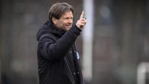 Jan Vreman giving instructions at second division side De Graafschap