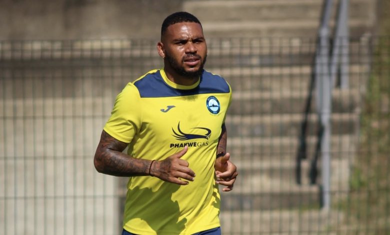 Former Richards Bay FC attacker Justice Figareido during the warm-up session