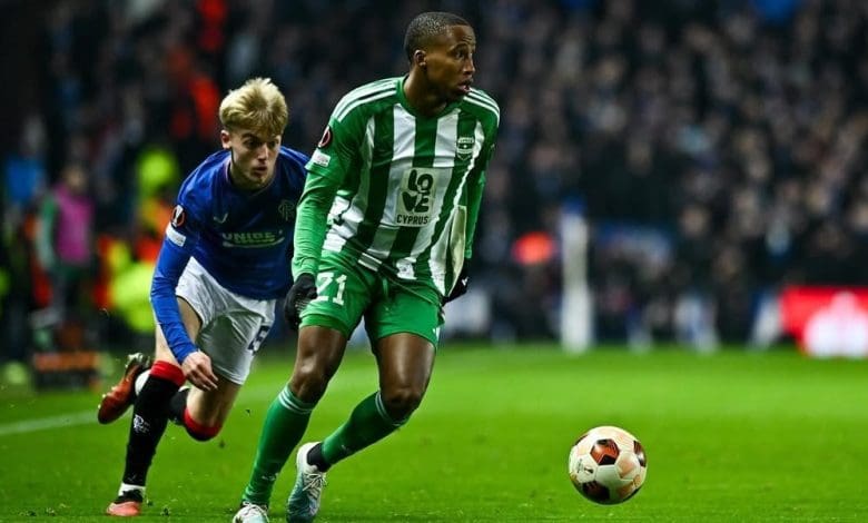 Mihlali Mayambela in action