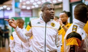 Ranga Chivaviro while at Kaizer Chiefs having a chat with a teammate