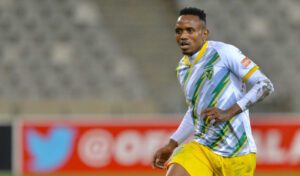 Former Golden Arrows defender Sicelokuhle Hlatshwayo in action against Cape Town City FC