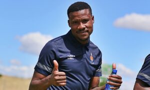 Thamsanqa Gabuza giving thumbs up before a League match for AmaTuks