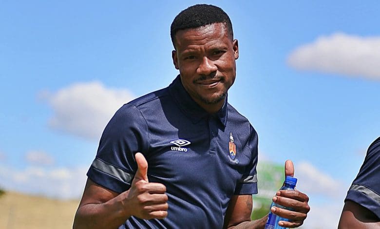 Thamsanqa Gabuza giving thumbs up before a League match for AmaTuks