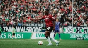 Ime Okon in action for Hannover 96