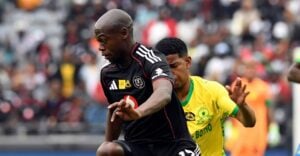 Evidence Makgopa and Jayden Adams in action during the MTN8 semi-final clash